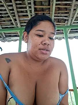 Snapshot of Sarahy- chatting on 05-02-26, 12:43 Sarahy- online show from 05-02-26, 12:43
