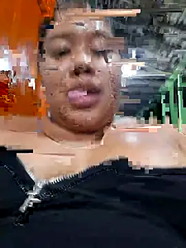 Snapshot of Sarahy- chatting on 05-01-26, 12:26 Sarahy- online show from 05-01-26, 12:26