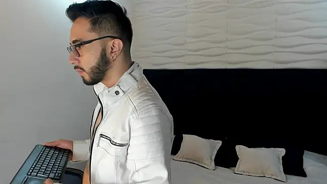 dave wolff online show from 11-17-25, 12:09