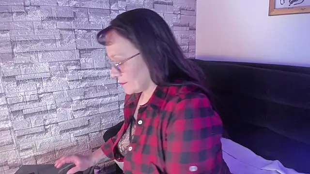 Madame lucy  online show from 11-28-25, 03:17