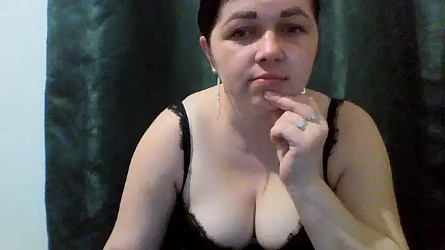 Vitalina282128 online show from 04-22-26, 06:47