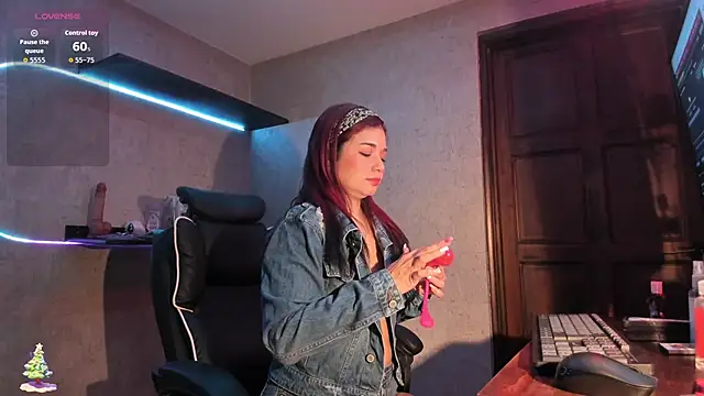 jesssie lee online show from 11-28-25, 10:32