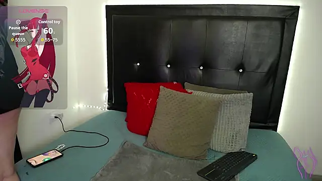 Snapshot of perla_stone_20 chatting on 06-25-26, 07:30 perla stone 20 online show from 06-25-26, 07:30