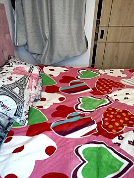 Sarah Lark- online show from 11-22-25, 01:15