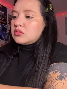 Snapshot of Just_danna chatting on 06-15-26, 05:18 Just danna online show from 06-15-26, 05:18