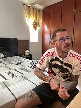 Snapshot of Lucasjandre chatting on 02-17-26, 12:24 Lucasjandre online show from 02-17-26, 12:24