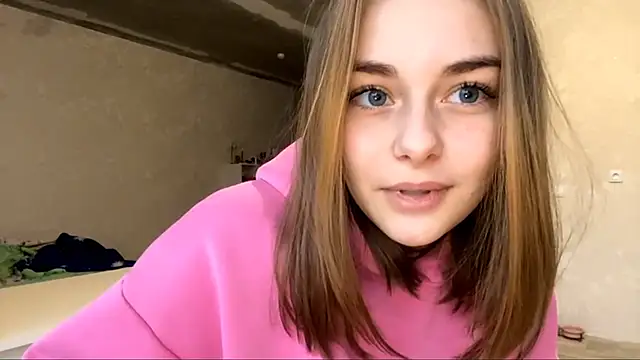 Snapshot of GeralynChiszar chatting on 11-14-25, 07:34 GeralynChiszar online show from 11-14-25, 07:34