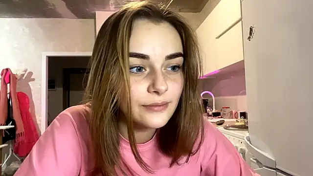 Snapshot of GeralynChiszar chatting on 11-29-25, 08:20 GeralynChiszar online show from 11-29-25, 08:20