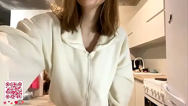 Snapshot of GeralynChiszar chatting on 11-27-25, 08:20 GeralynChiszar online show from 11-27-25, 08:20