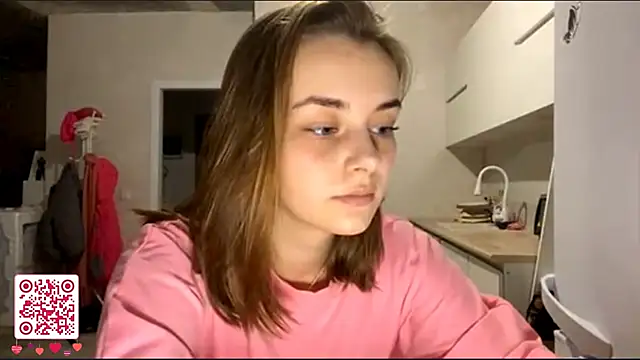 Snapshot of GeralynChiszar chatting on 11-22-25, 08:08 GeralynChiszar online show from 11-22-25, 08:08