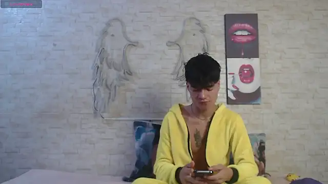 axel milo kairo and noa online show from 02-02-26, 03:11