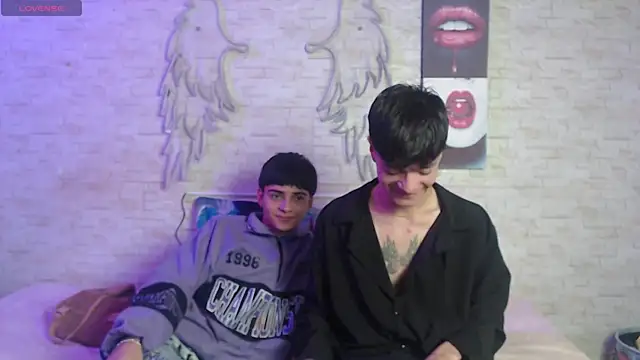 axel milo kairo and noa online show from 12-19-25, 03:36