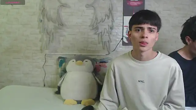 axel milo kairo and noa online show from 01-13-26, 01:48