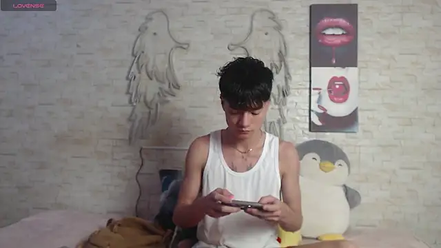 axel milo kairo and noa online show from 01-07-26, 06:02