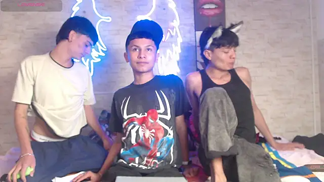 axel milo kairo and noa online show from 11-30-25, 04:02