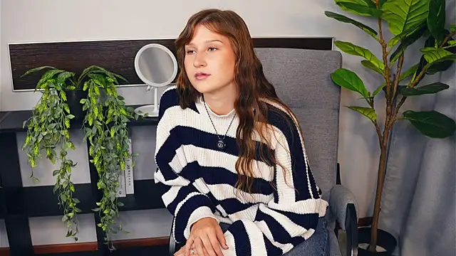 YeeVella online show from 11-11-25, 06:19