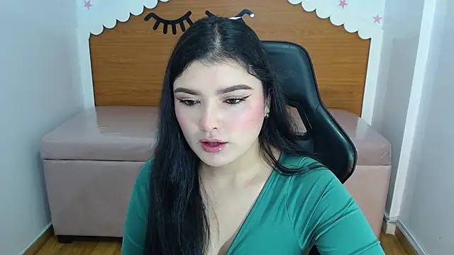 Snapshot of sarah_rouse_t_ chatting on 11-19-25, 12:49 sarah rouse t online show from 11-19-25, 12:49