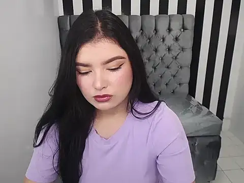 Snapshot of sarah_rouse_t_ chatting on 11-12-25, 12:53 sarah rouse t online show from 11-12-25, 12:53