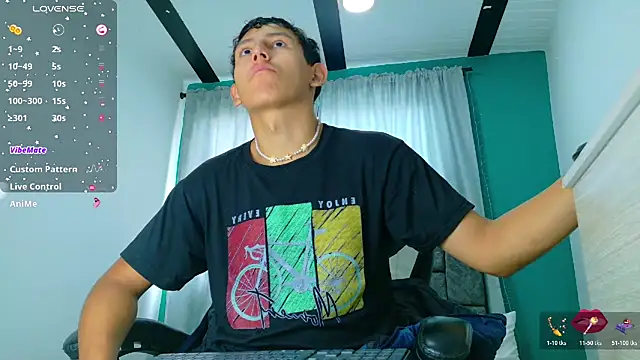 FelipeGonzalezz online show from 12-05-25, 12:37