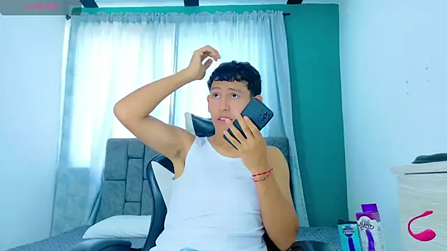 FelipeGonzalezz online show from 11-20-25, 02:18