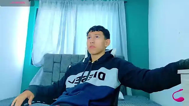 FelipeGonzalezz online show from 11-19-25, 12:49