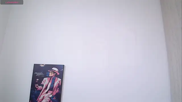 Millie bobby online show from 06-17-26, 07:02