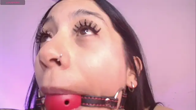 Millie bobby online show from 04-18-26, 07:07