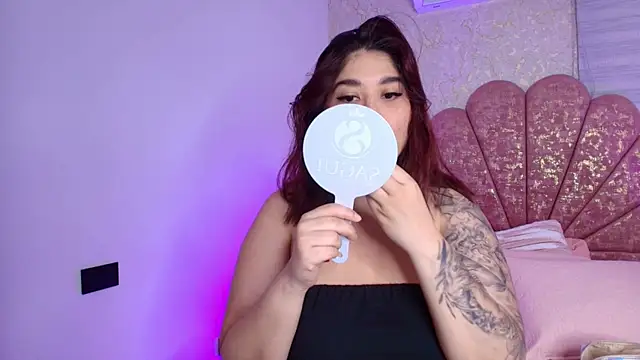 mia fontana  online show from 11-28-25, 12:27