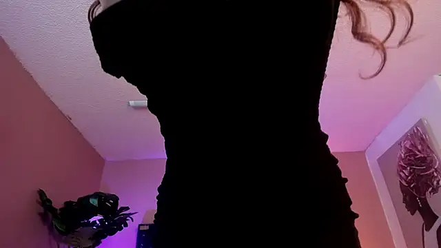 Snapshot of Velvet_Dreamss chatting on 07-06-26, 03:14 Velvet Dreamss online show from 07-06-26, 03:14