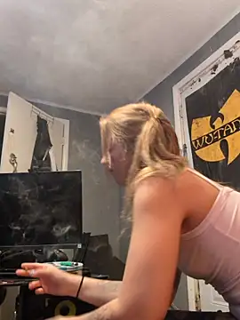 Snapshot of sexxxilexxxi44 chatting on 05-16-26, 06:12 sexxxilexxxi44 online show from 05-16-26, 06:12