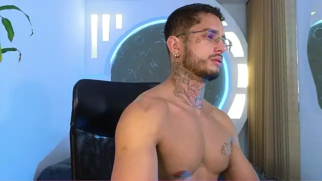 Snapshot of Alanrodgers chatting on 01-16-26, 11:47 Alanrodgers online show from 01-16-26, 11:47