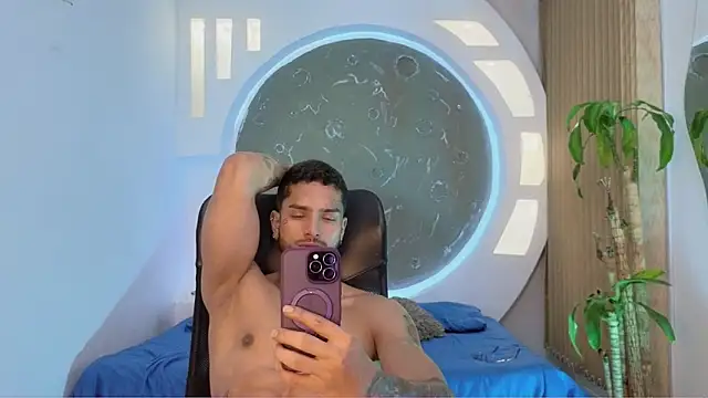 Snapshot of Alanrodgers chatting on 03-12-26, 11:36 Alanrodgers online show from 03-12-26, 11:36