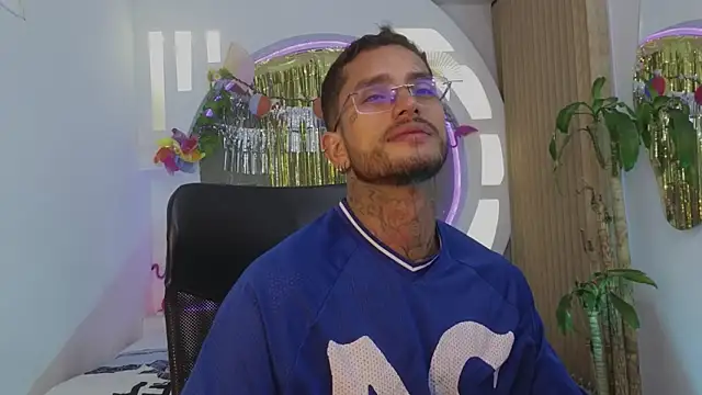 Snapshot of Alanrodgers chatting on 04-15-26, 11:59 Alanrodgers online show from 04-15-26, 11:59