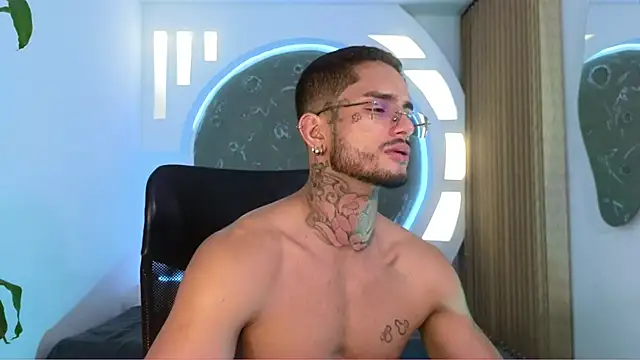 Snapshot of Alanrodgers chatting on 01-18-26, 11:24 Alanrodgers online show from 01-18-26, 11:24