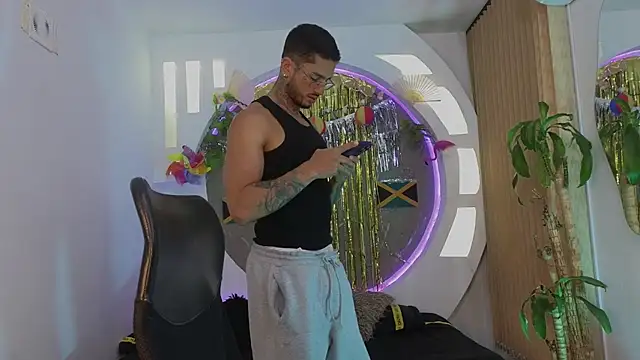 Snapshot of Alanrodgers chatting on 04-13-26, 01:48 Alanrodgers online show from 04-13-26, 01:48