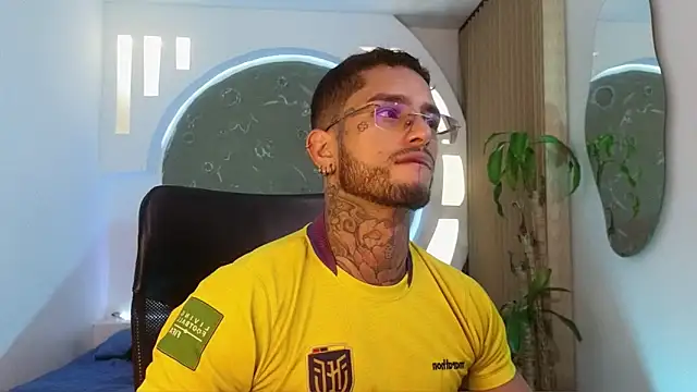 Snapshot of Alanrodgers chatting on 03-07-26, 11:27 Alanrodgers online show from 03-07-26, 11:27