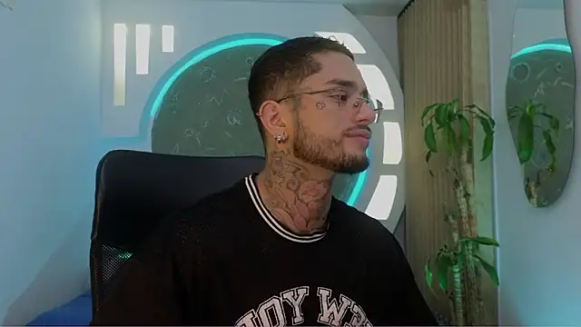 Snapshot of Alanrodgers chatting on 03-20-26, 11:44 Alanrodgers online show from 03-20-26, 11:44