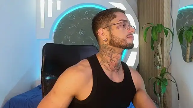 Snapshot of Alanrodgers chatting on 03-10-26, 12:53 Alanrodgers online show from 03-10-26, 12:53