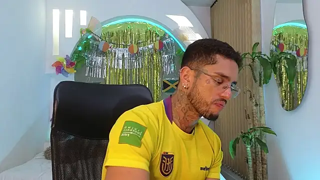 Snapshot of Alanrodgers chatting on 04-16-26, 12:17 Alanrodgers online show from 04-16-26, 12:17