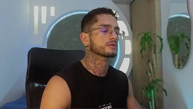 Snapshot of Alanrodgers chatting on 03-19-26, 11:10 Alanrodgers online show from 03-19-26, 11:10