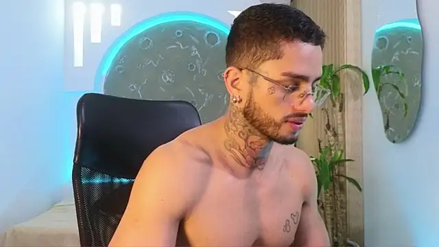 Snapshot of Alanrodgers chatting on 02-26-26, 12:16 Alanrodgers online show from 02-26-26, 12:16