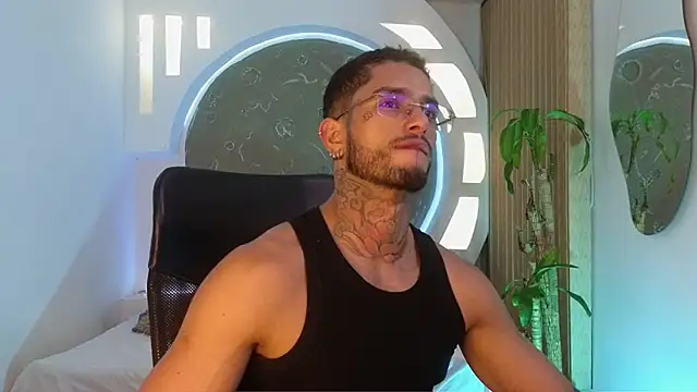 Snapshot of Alanrodgers chatting on 03-05-26, 11:18 Alanrodgers online show from 03-05-26, 11:18