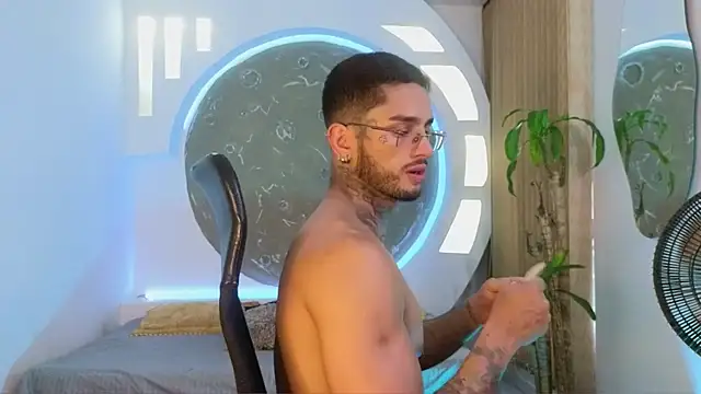 Snapshot of Alanrodgers chatting on 03-01-26, 12:05 Alanrodgers online show from 03-01-26, 12:05