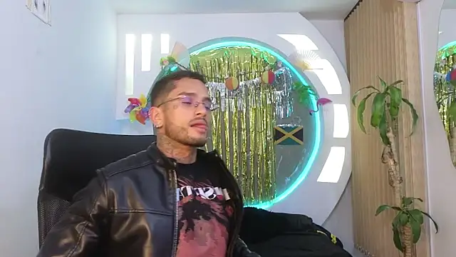 Snapshot of Alanrodgers chatting on 04-09-26, 01:39 Alanrodgers online show from 04-09-26, 01:39