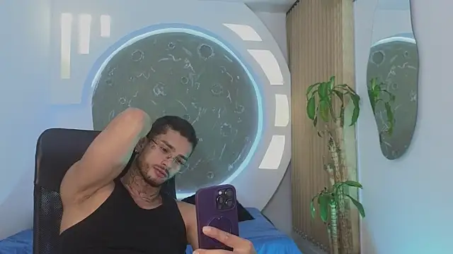 Snapshot of Alanrodgers chatting on 03-26-26, 12:36 Alanrodgers online show from 03-26-26, 12:36