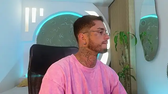 Snapshot of Alanrodgers chatting on 03-02-26, 11:17 Alanrodgers online show from 03-02-26, 11:17