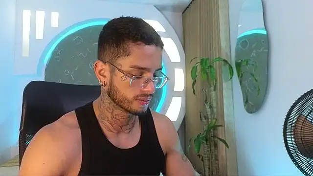 Snapshot of Alanrodgers chatting on 02-27-26, 12:38 Alanrodgers online show from 02-27-26, 12:38