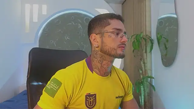 Snapshot of Alanrodgers chatting on 03-25-26, 12:15 Alanrodgers online show from 03-25-26, 12:15