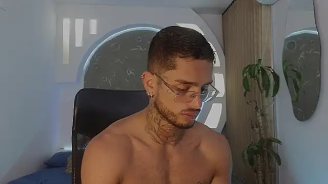 Snapshot of Alanrodgers chatting on 03-30-26, 12:50 Alanrodgers online show from 03-30-26, 12:50