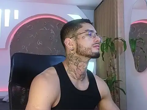 Snapshot of Alanrodgers chatting on 02-14-26, 11:21 Alanrodgers online show from 02-14-26, 11:21